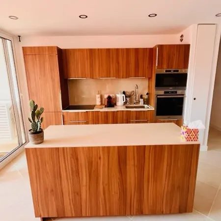 Apartment Nest With Sea View In