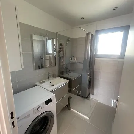 Appartement Nest With Sea View In *